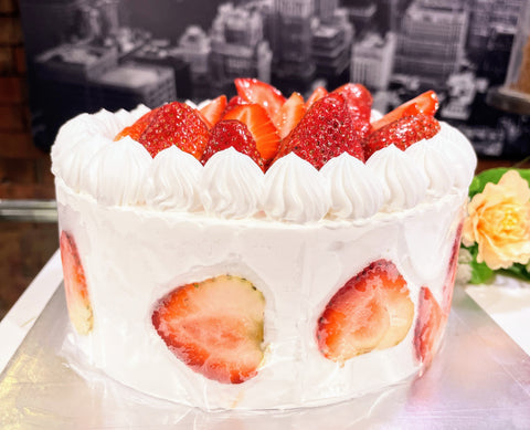 Fresh Strawberry Cream Cake (Round)